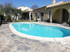 villa avec piscine ,plages à 7 min(5km)